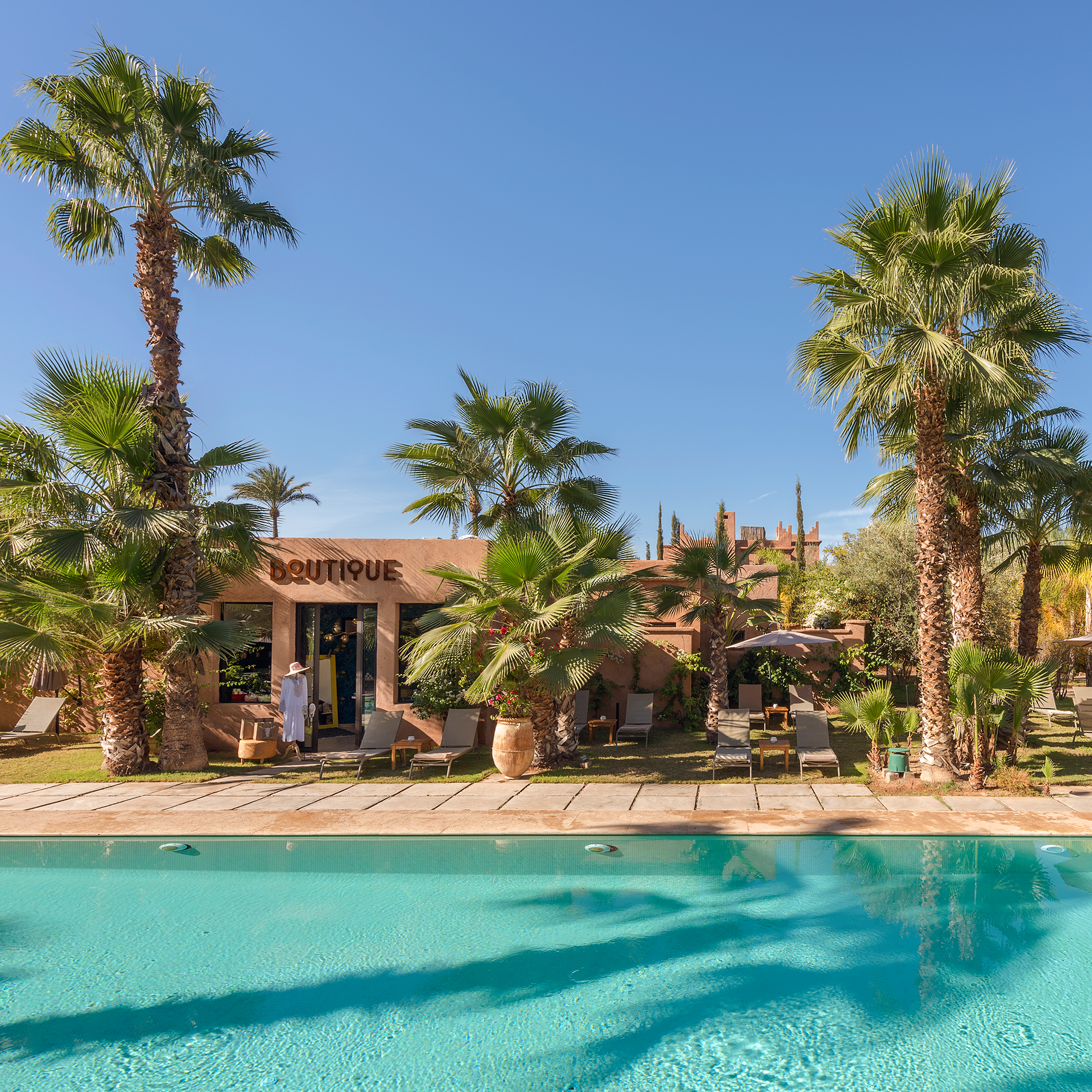 Photo boutique et piscine